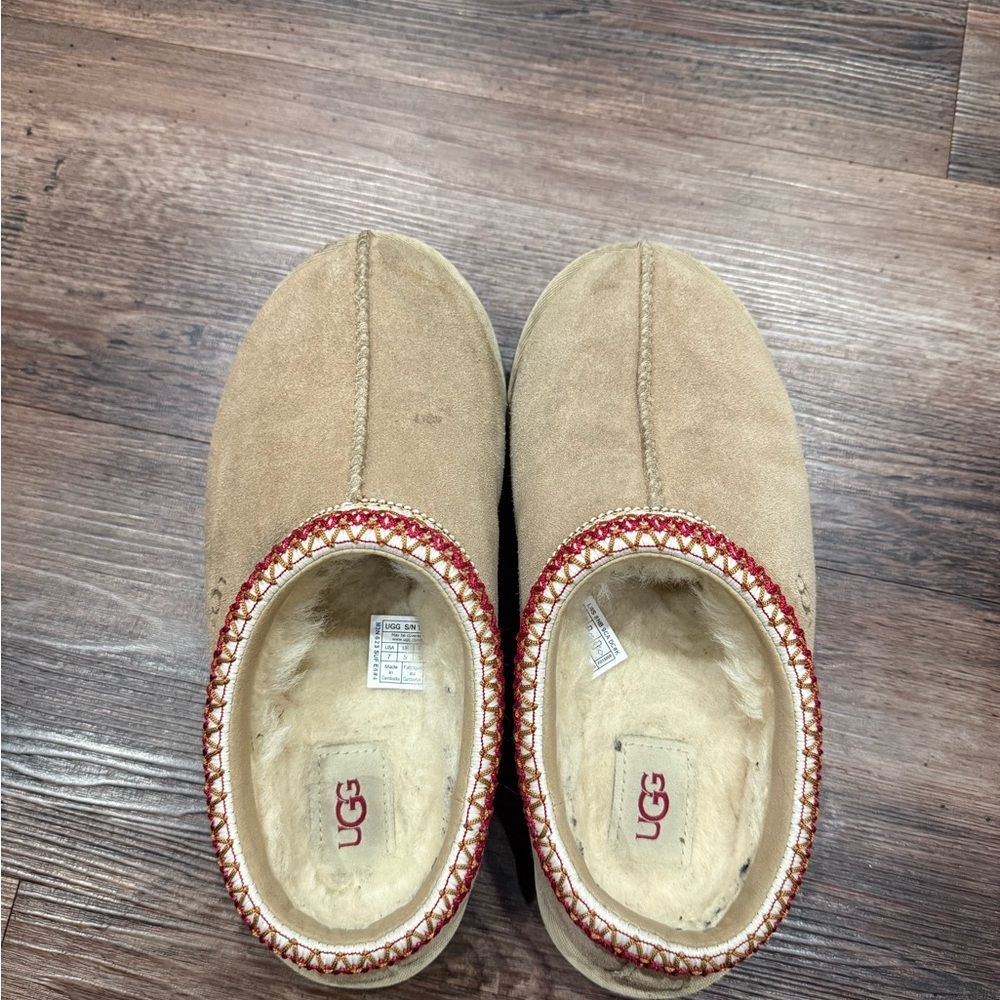 UGG Beige Suede Slippers with Red Accent